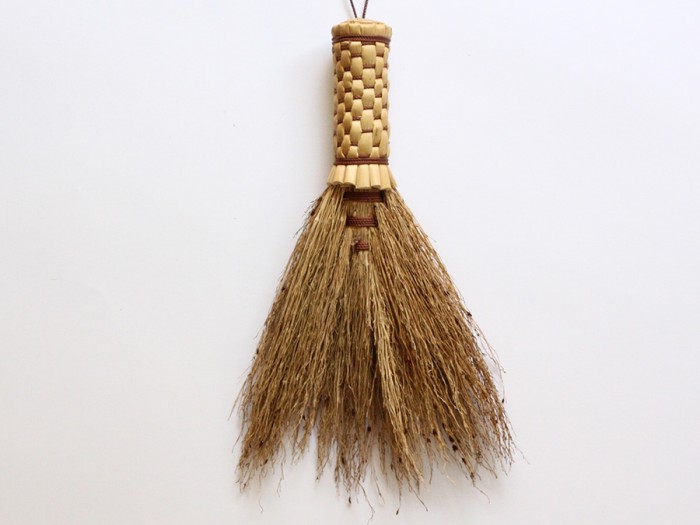 カタチのいい掃除道具 −1− 普遍的な美しさをもつ日本の箒とちりとり | Interior | 100%LiFE-7