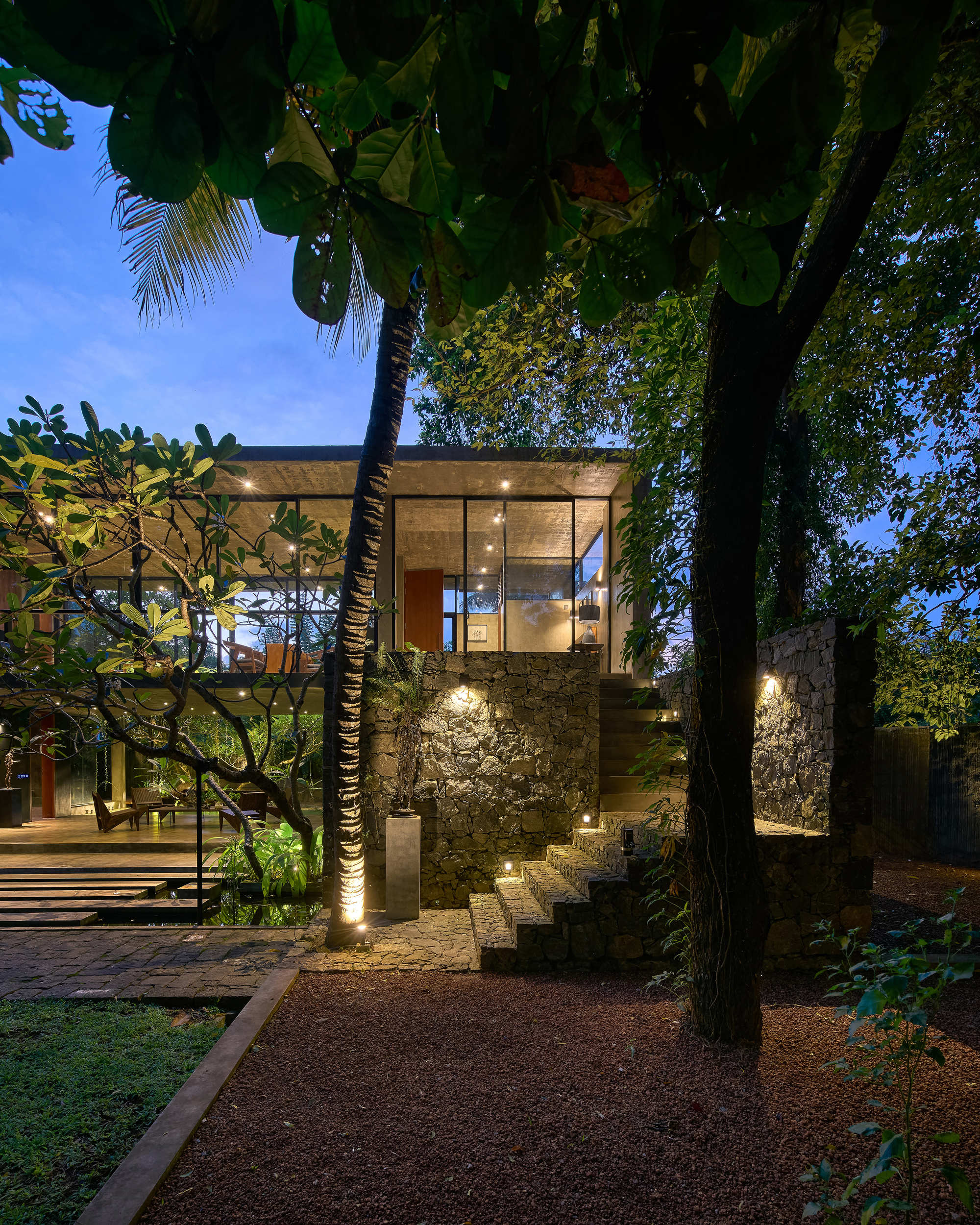 Path Art Studio and Personalized Residence / Dishna Thilanka Architects-24