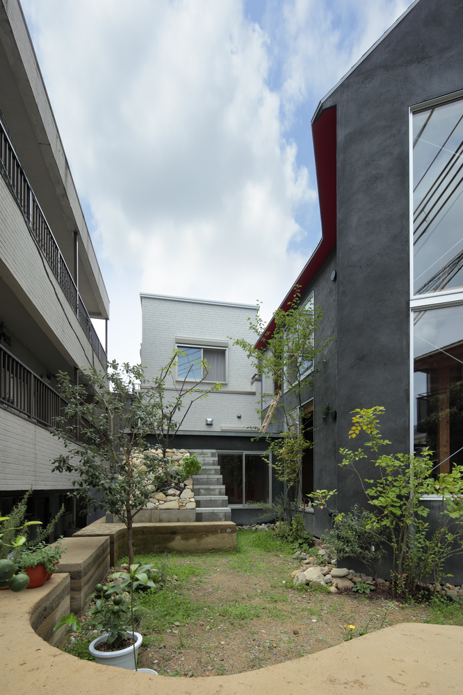 Mushroom House  SPACESPACE-43