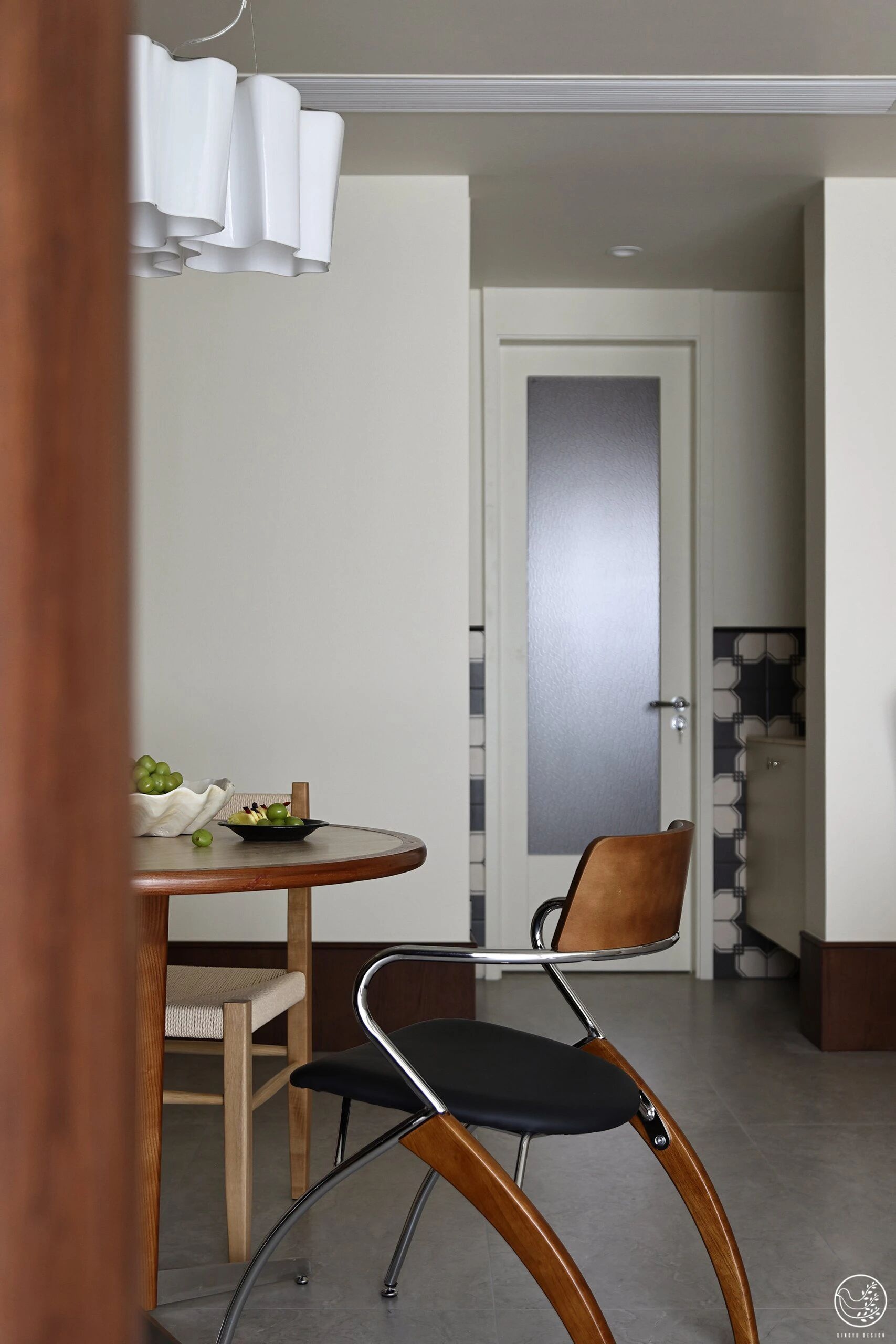 复古且时髦，在松弛与精致之间游刃有余-36