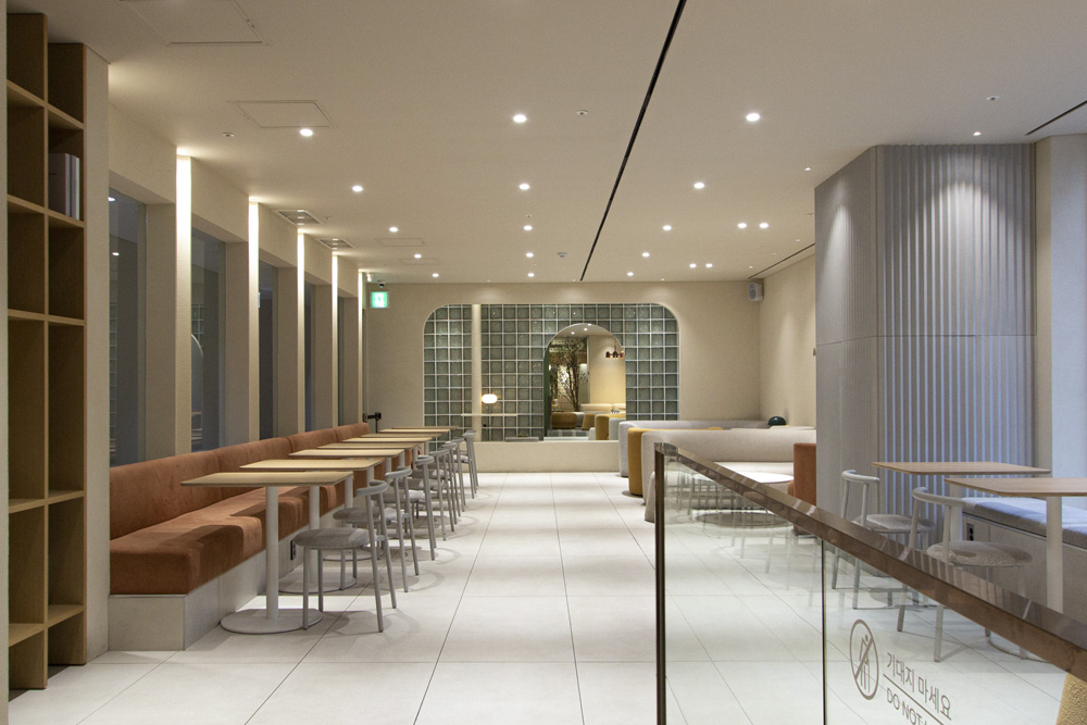 首尔高级酒店咖啡厅，现代设计展现魅力-8