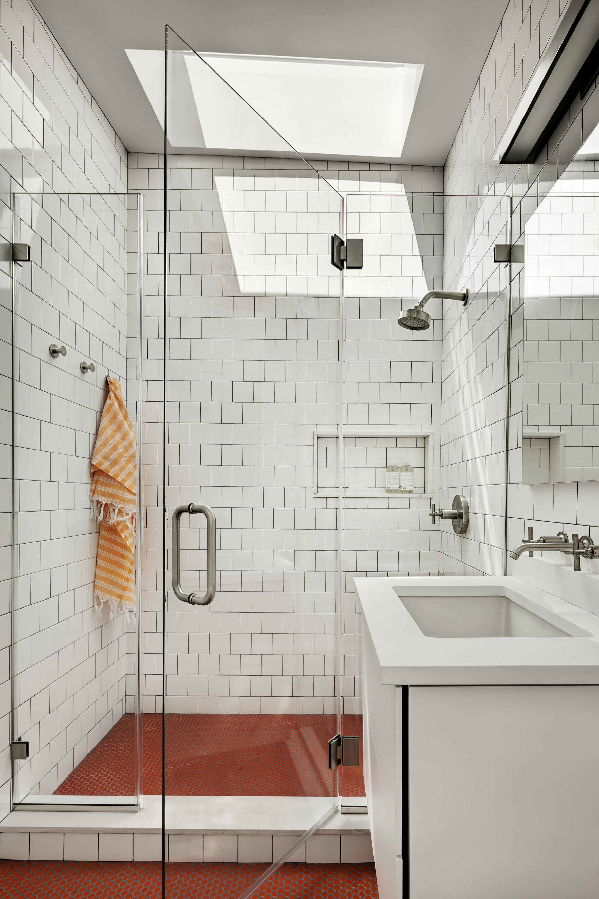 BFDO completes wooden Surfboard House near Rockaway Beach-16