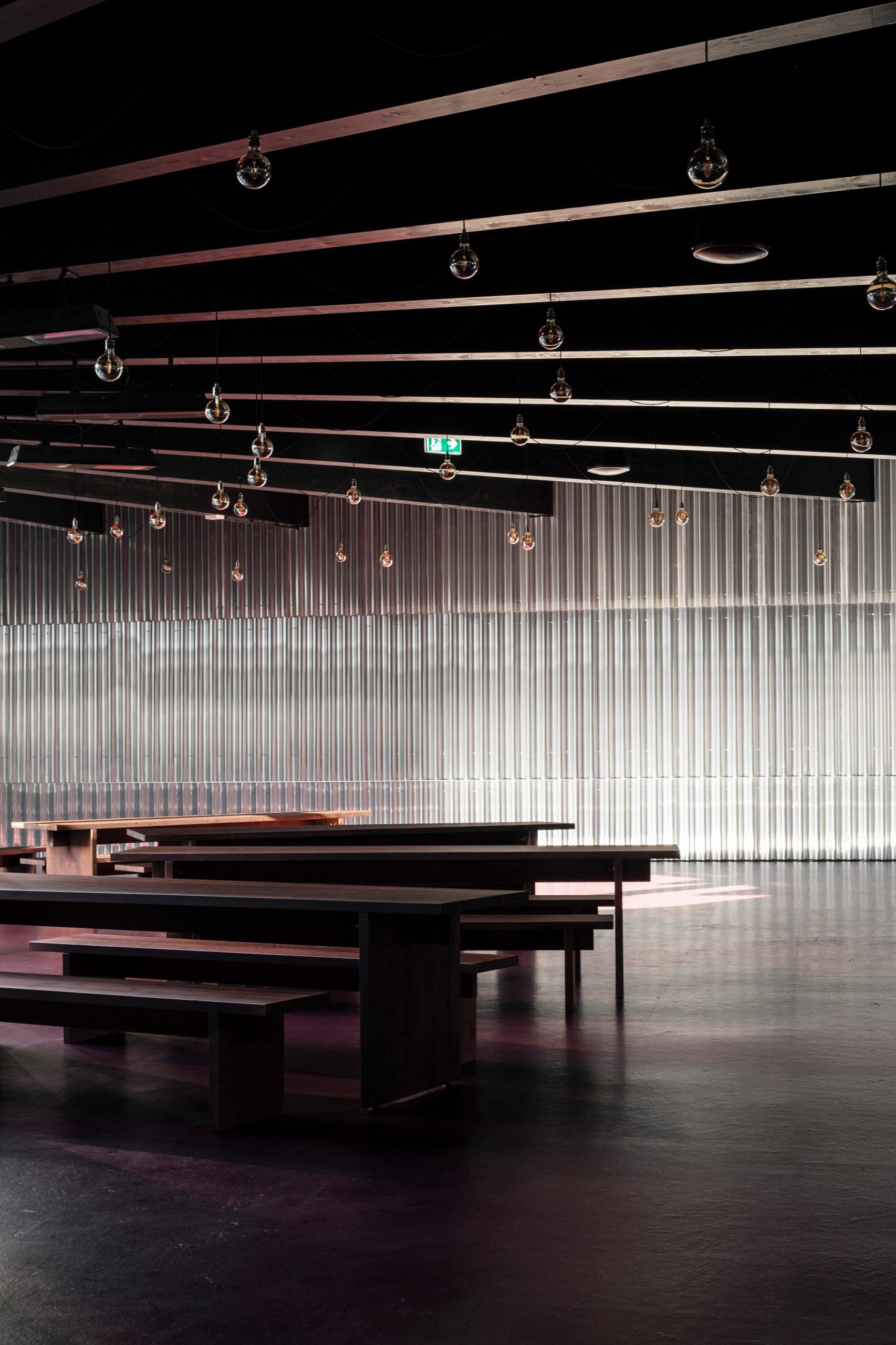 汉堡 60 年代水果市场中的弧形铝制票亭-33