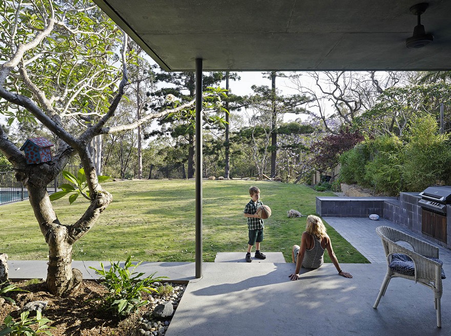 Queenslander House Upgraded to Accommodate a Growing Family-8