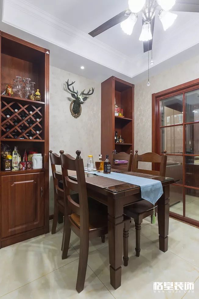 君悦东方美式生活,实木家具藏蓝沙发打造复古甜美空间-32