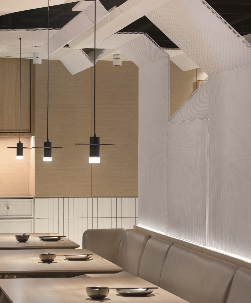 Goose Hut Home Bistro / Golucci Interior Architects-35