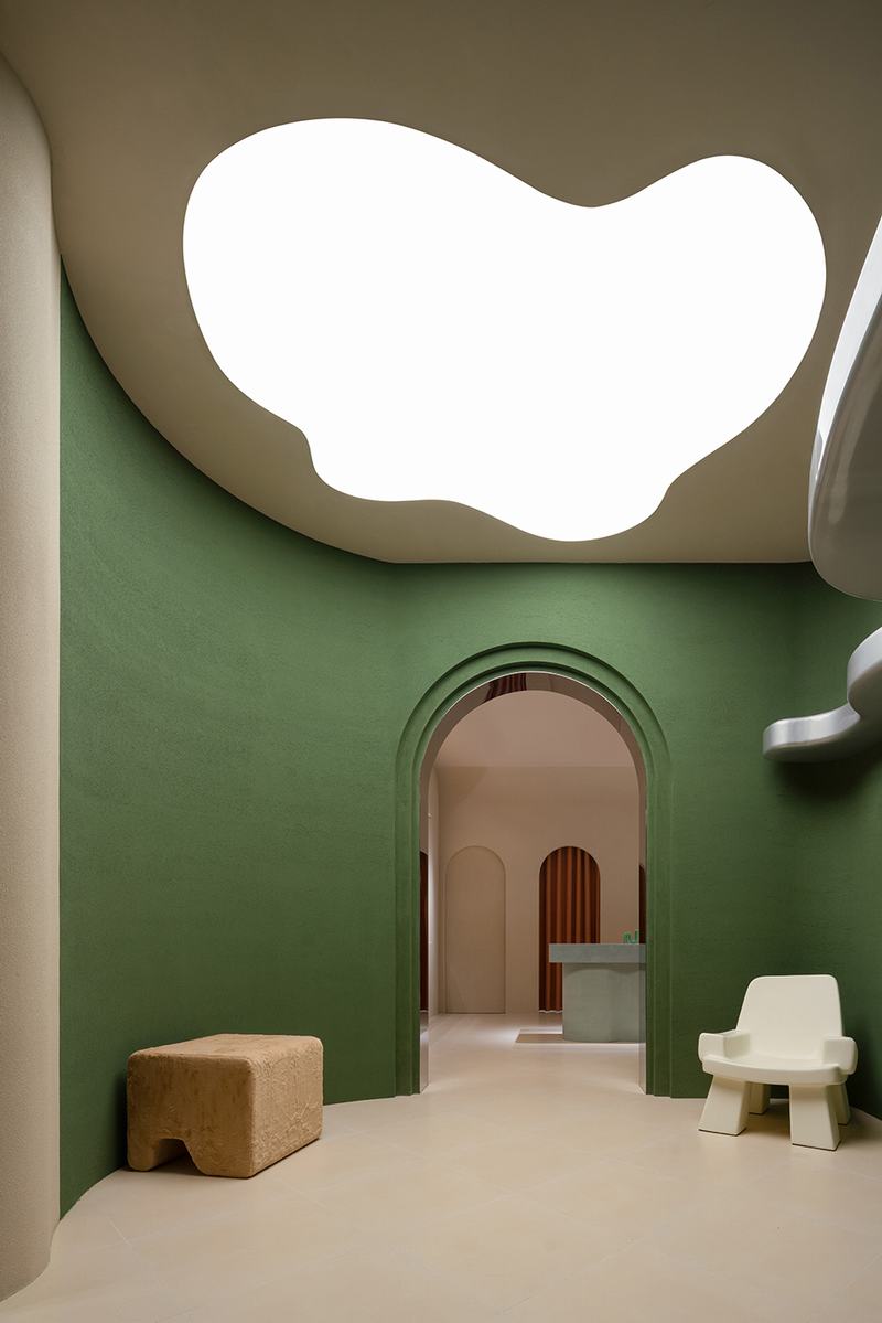 aaddd在上海外滩BFC开出首家美妆品牌集合店，体验“云端”的设计美学 - 米尚丽零售设计网 MISUNLY- 美好品牌店铺空间发现者-8