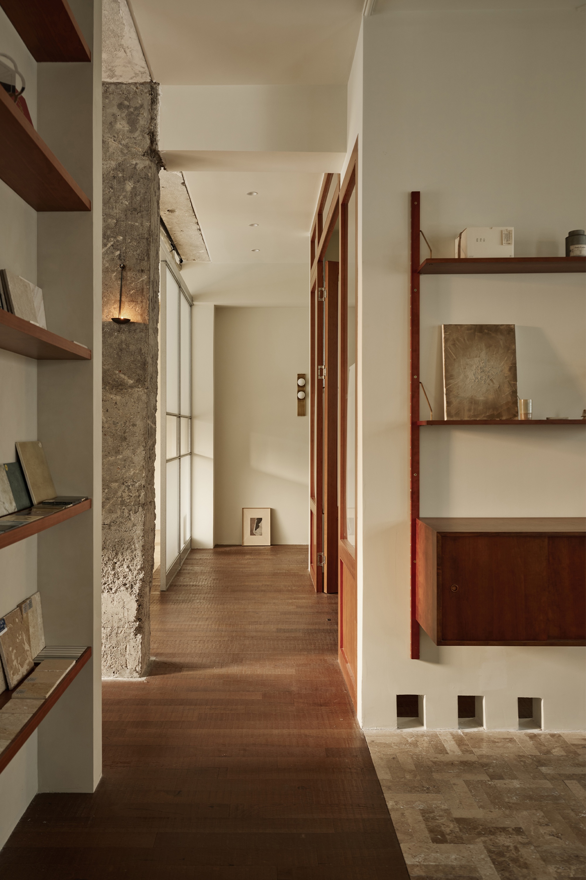 呼吸式美学:在粗粝与诗意间自由生长的空间叙事丨山与空间设计-17