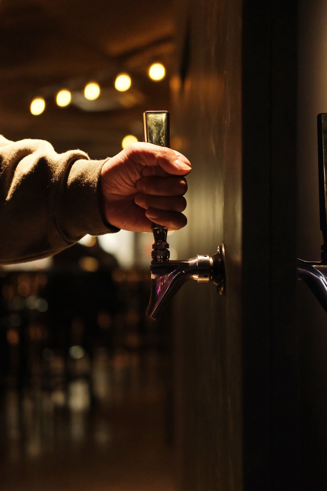 东河精酿 · 杭州黄龙店 / 杭州观堂设计-65