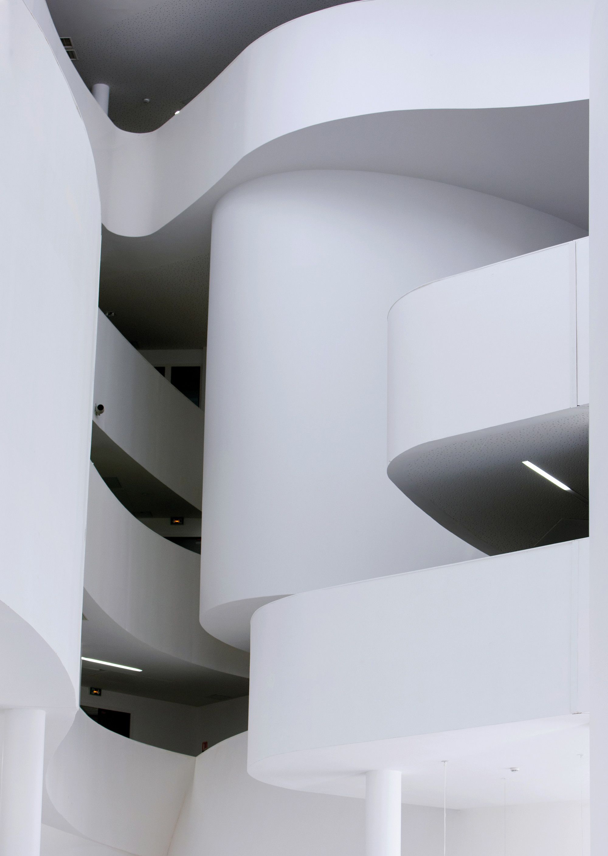 融合新旧的法国巴尼奥莱市政厅设计-38