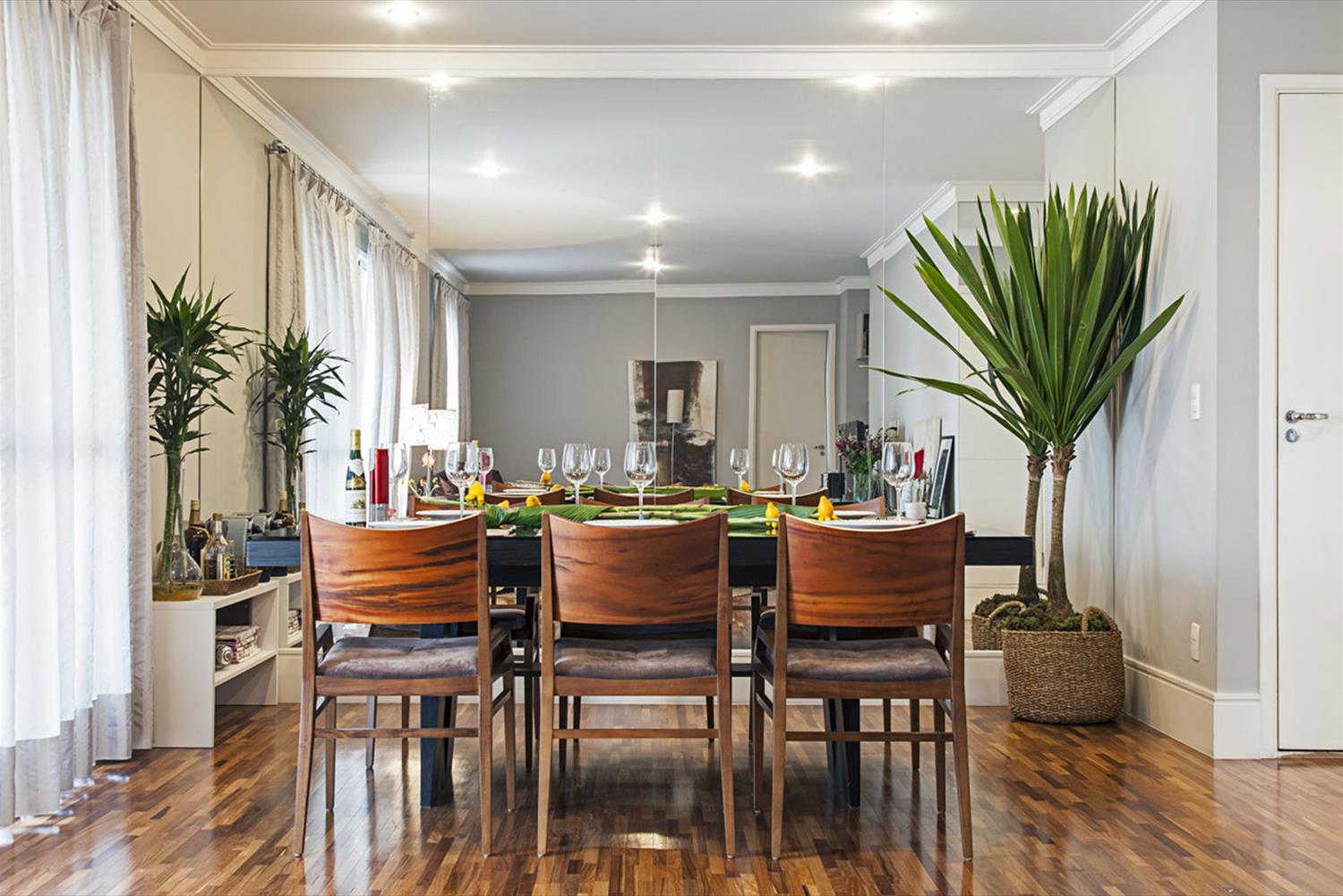 巴西 Granja Viana 公寓 | 木质空间打造温馨住宅-10