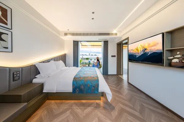 世茂喜达酒店集团旗下滇中世茂睿选酒店（隐悦山舍店）灵感启幕-13