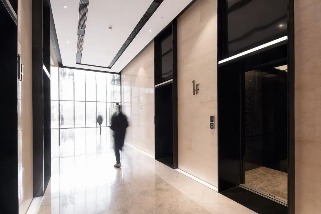 螺旋阳台办公空间，连接室内外的创意设计-24