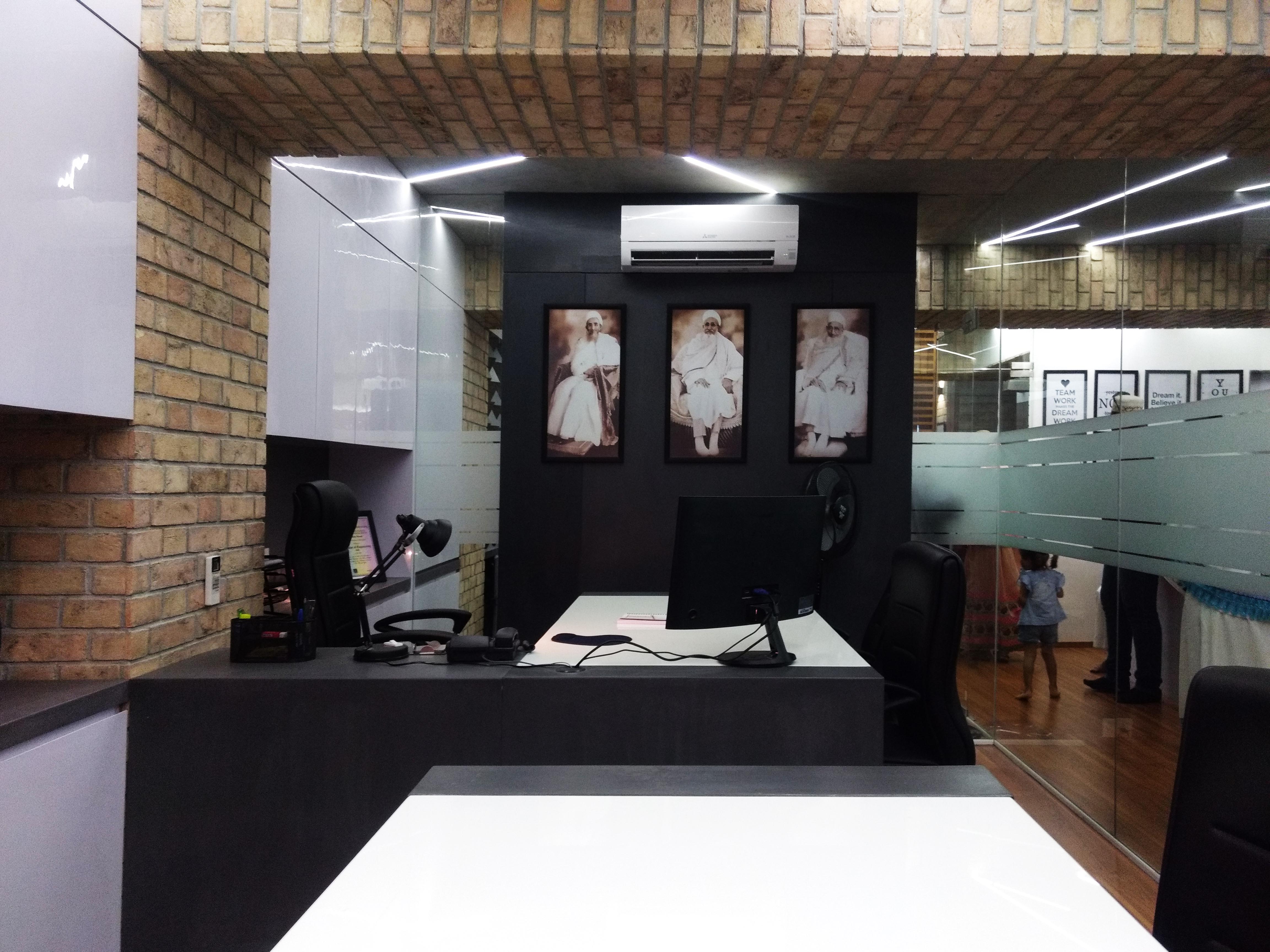 建筑工厂协作公司的现代办公室设计-16