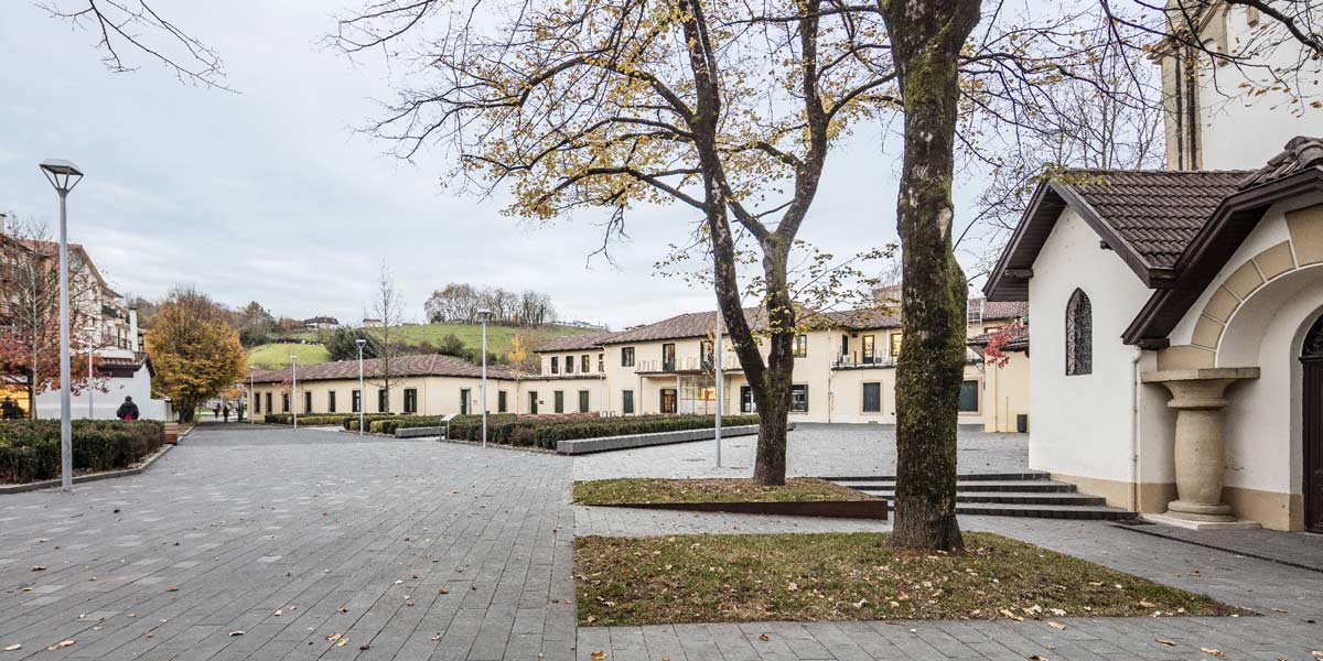 重塑 Irun 老城区广场-17