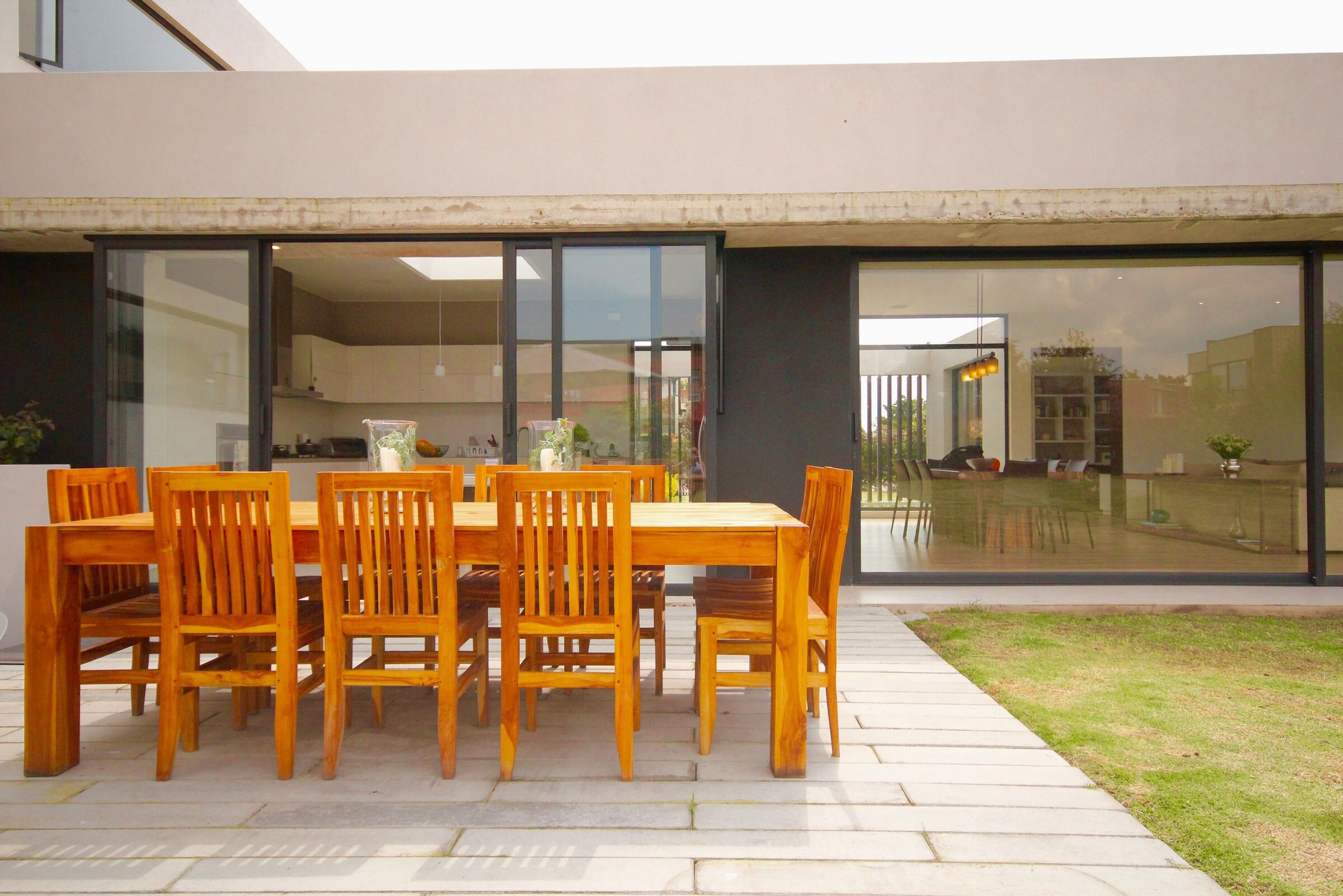 哥伦比亚 L 型别墅 · Campuzano Arquitectos 的室内外一体化设计-40