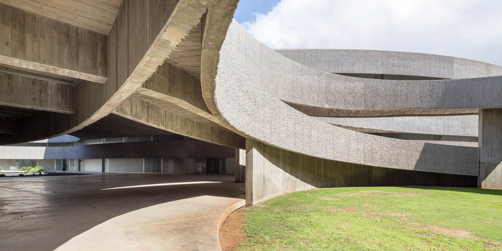 流线型艺术校园——西班牙 University of La Laguna 艺术学院-20