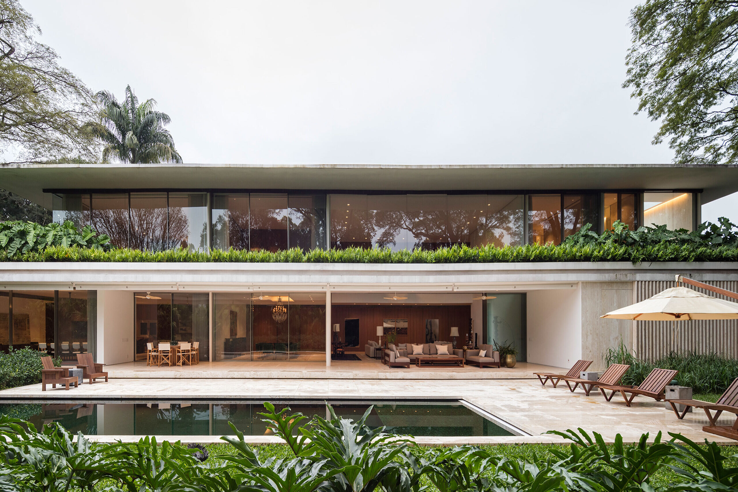 热（JE）居所 + 附属建筑

注：这里Ane·o推测可能是anexo （在葡萄牙语、西班牙语等语言里有附属建筑、附加物等意思 ），因根据现有信息难以百分百确认，若与实际不符，请补充更多背景信息 丨Cape VerdePaul丨Jacobsen Arquitetura-22