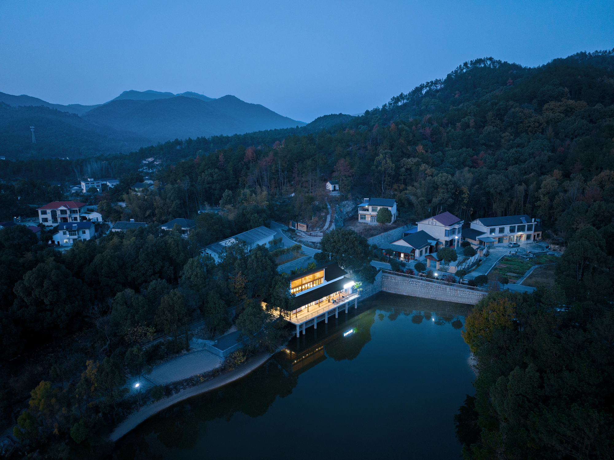 达莎莉乡村咖啡书店丨中国长沙丨ZhiXing Architects-31