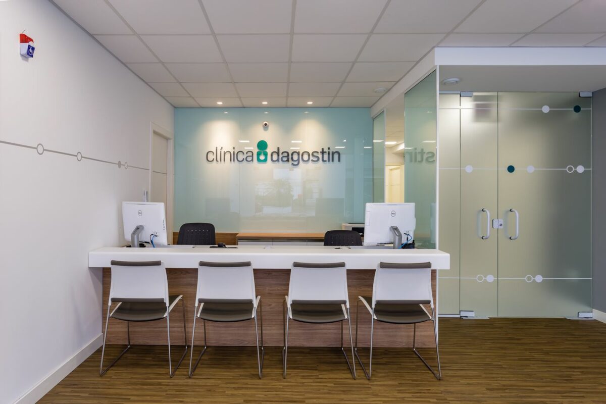 Clínica Dagostin - /STUDIOMDA - Wayfinding Design-1