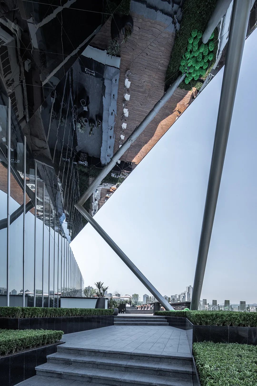 重庆壹方艺术馆 | 解构自然，重塑山城艺术地标-72