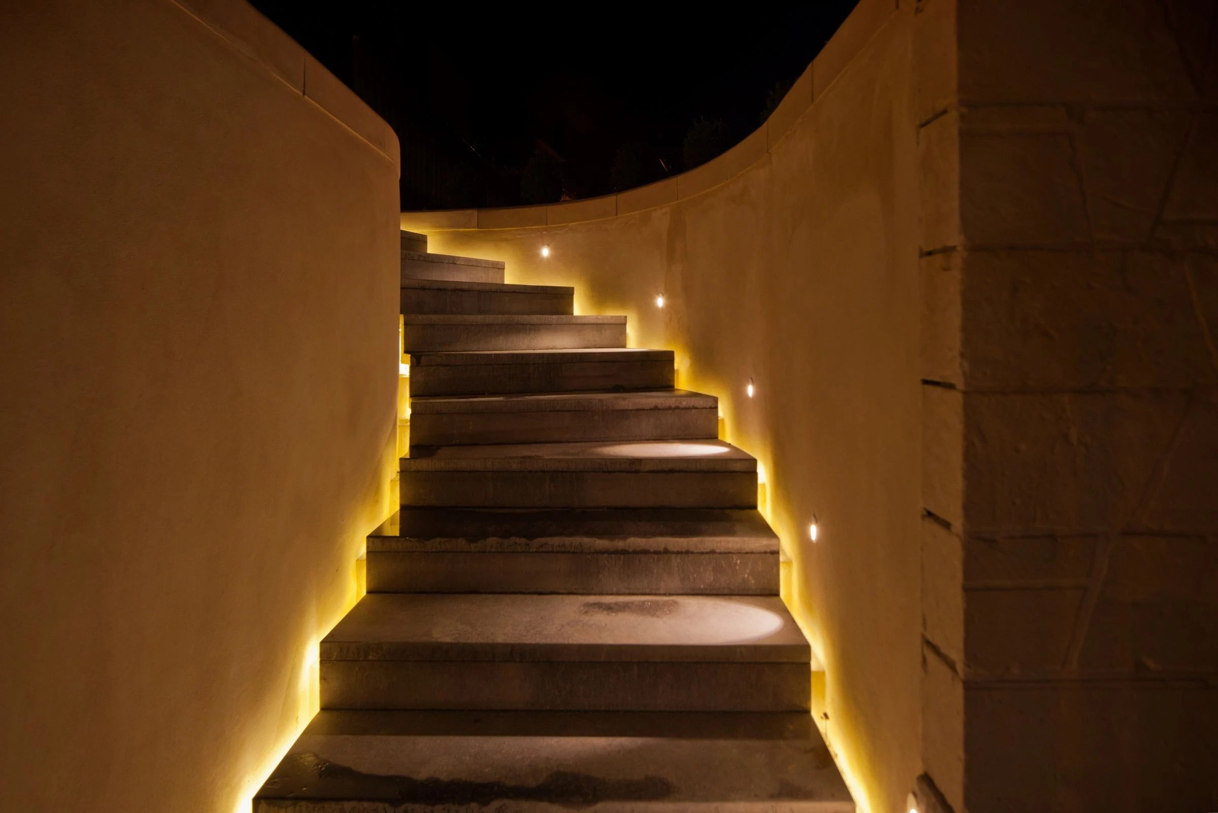 意大利修复古堡别墅,新旧对话的光影空间-33