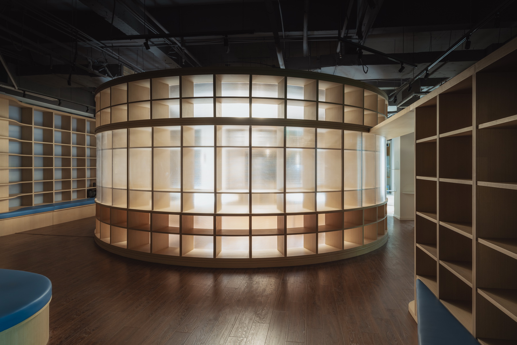 上海交通大学曦潮书店丨上海交通大学思作设计工作室-33