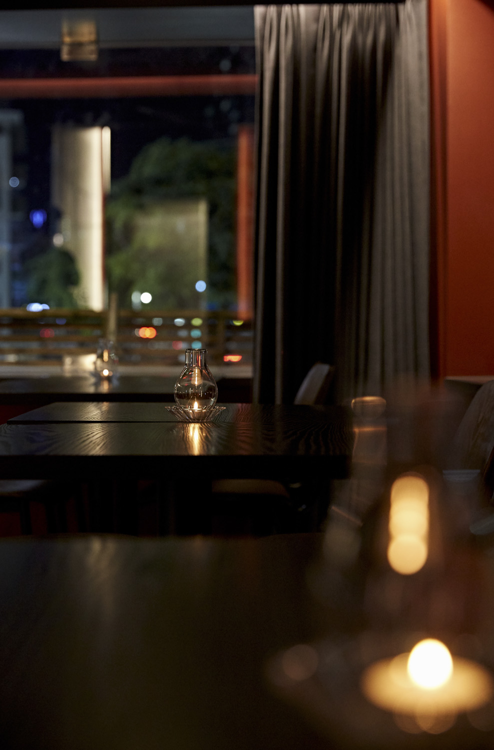 13 坪现代简约餐厅设计，黑白色调的魅力空间-14