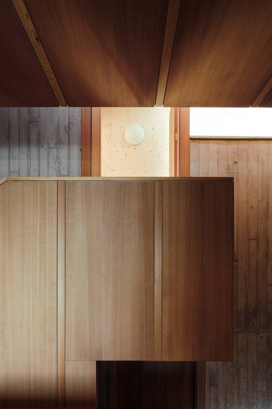 西班牙"波浪"海滨别墅 | 极简与温暖共存-21