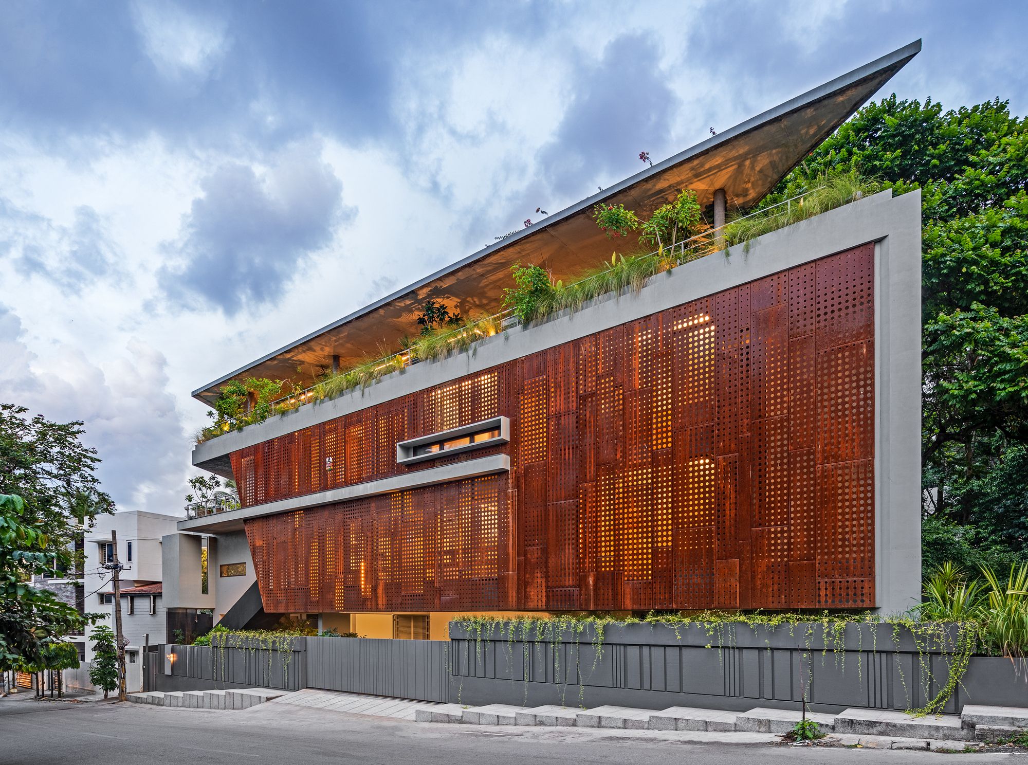 钢铁堡垒中的温馨家园·班加罗尔“隐匿住宅”-14