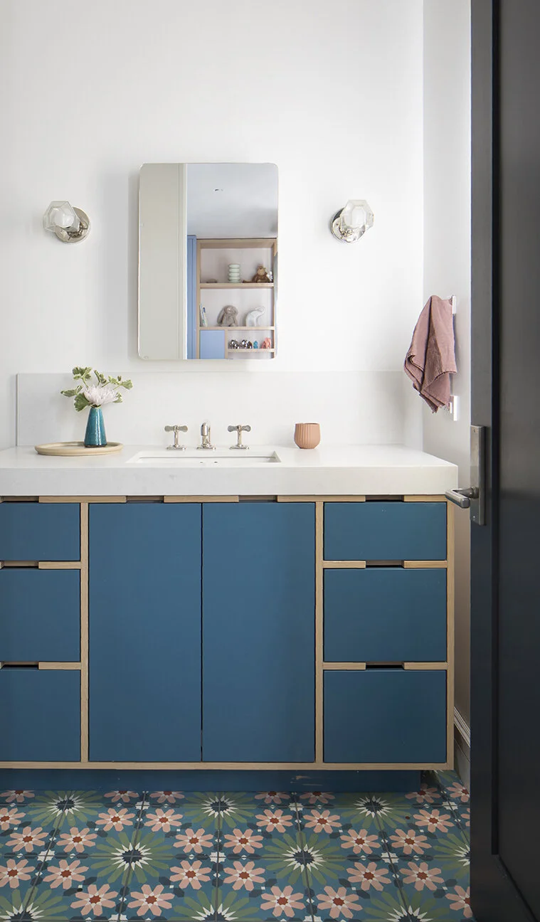 拉斐特·安·洛恩加特室内设计公司

注：Interiors常见用于室内设计、室内装饰等业务相关公司名称中，这里结合语境翻译为室内设计公司 若实际情况并非如此，可根据具体背景调整 丨美国-57