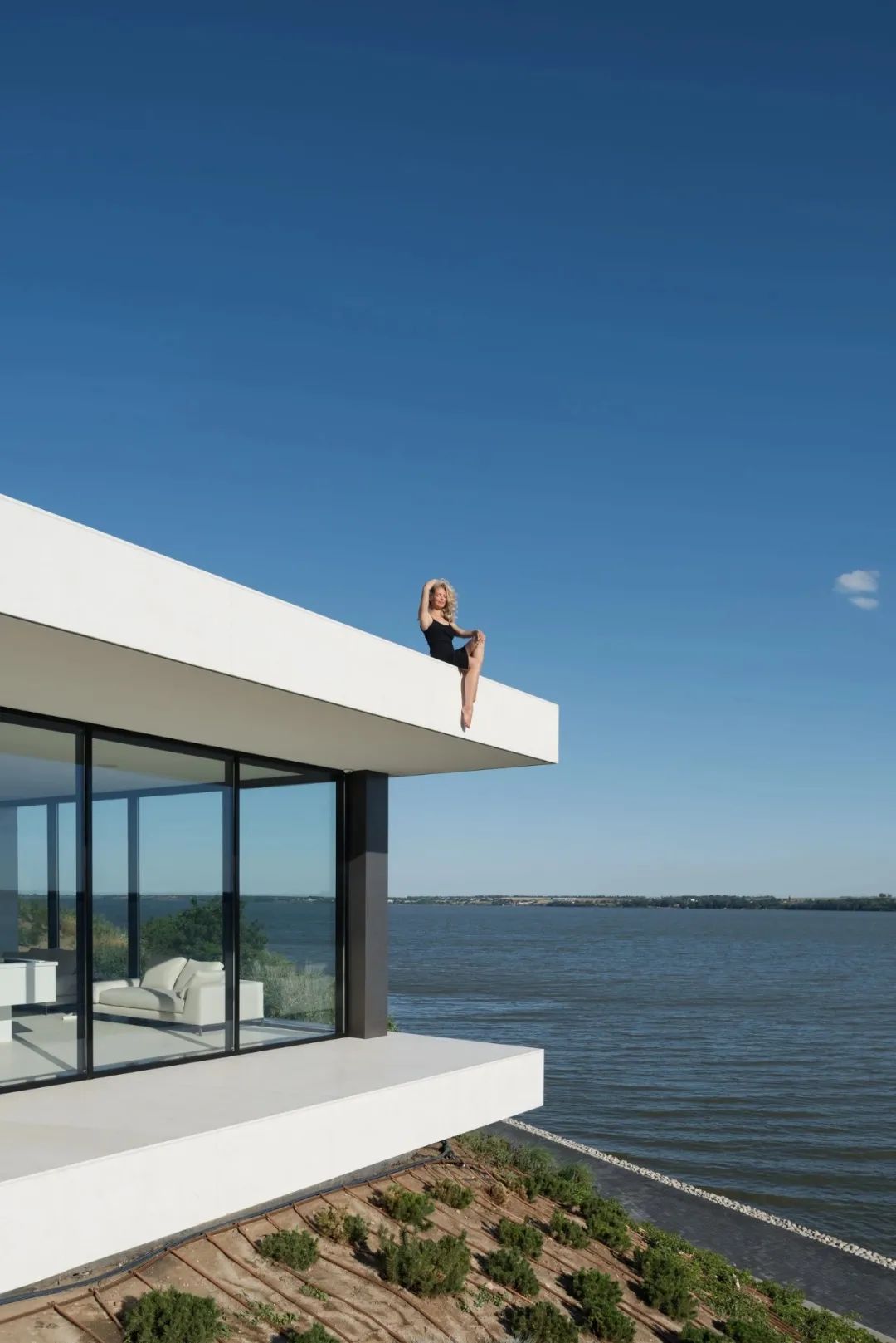 莫斯科郊区别墅，极简美学与自然融合的典范-102