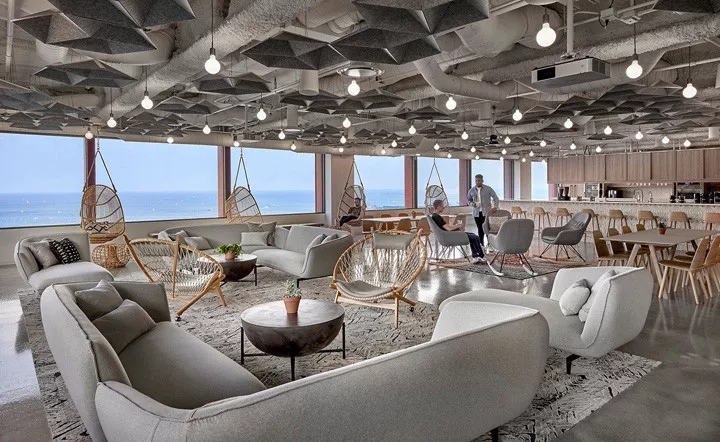 芝加哥 Akuna 总部 | 流水概念的休闲金融空间-16