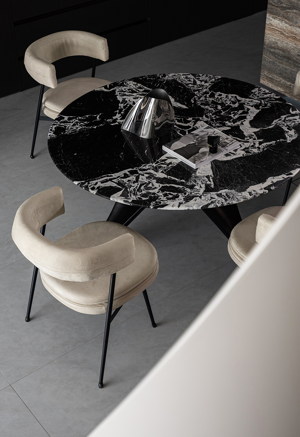 简约设计 干净 · 纯粹-8