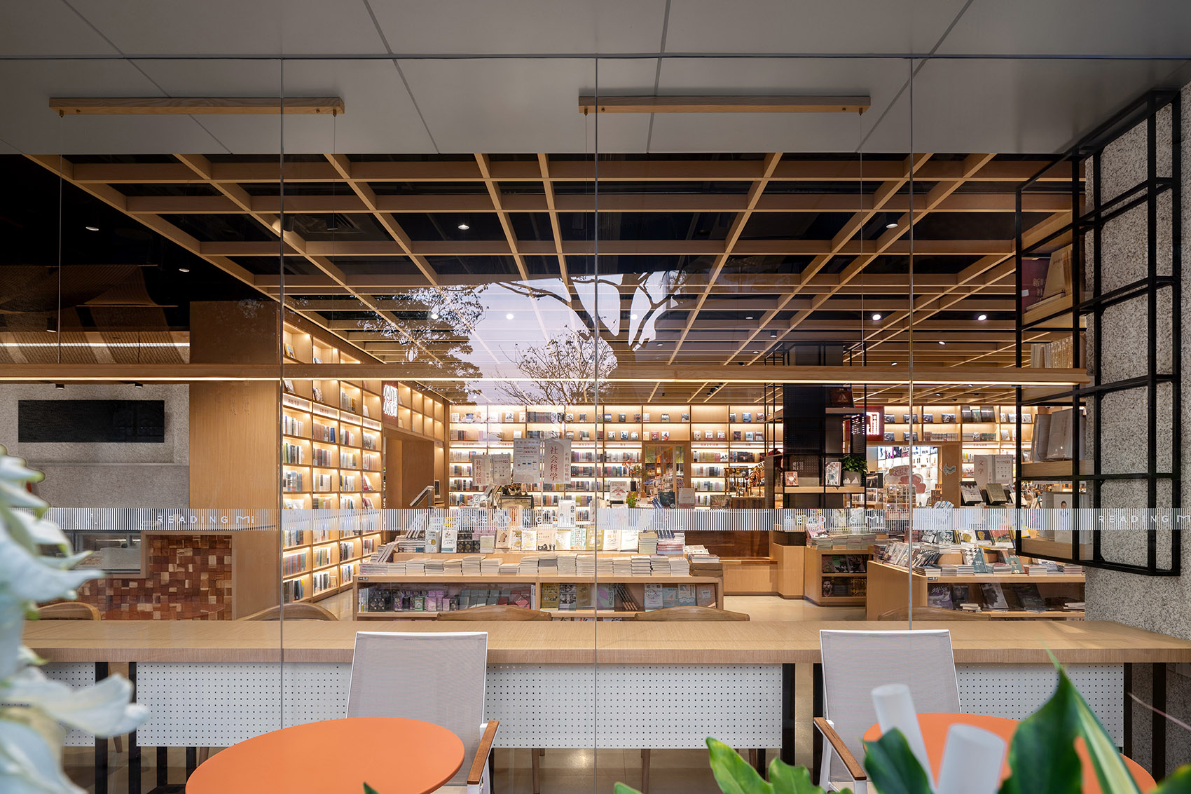 覔书店深圳大运天地店丨中国深圳丨MOC DESIGN OFFICE-21