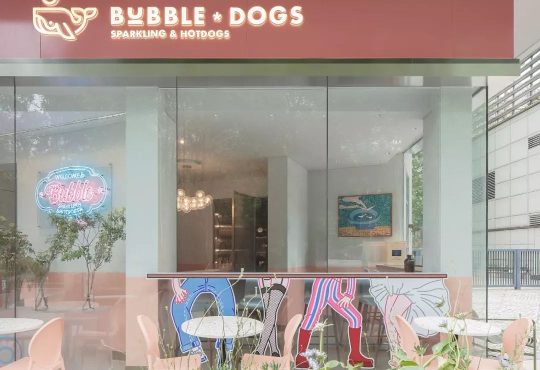 北京“Bowtie & Bubble Dogs”酒吧，粉色蓝色调与暗调空间威士忌迷宫-19