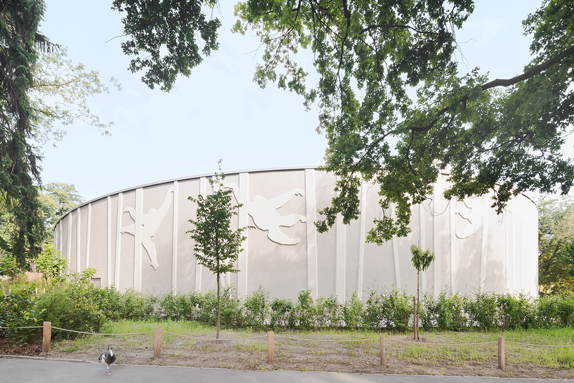 德累斯顿动物园猩猩馆丨德国德累斯顿丨未明确提及室内设计方,合作有Rehwaldt景观建筑师事务所-23