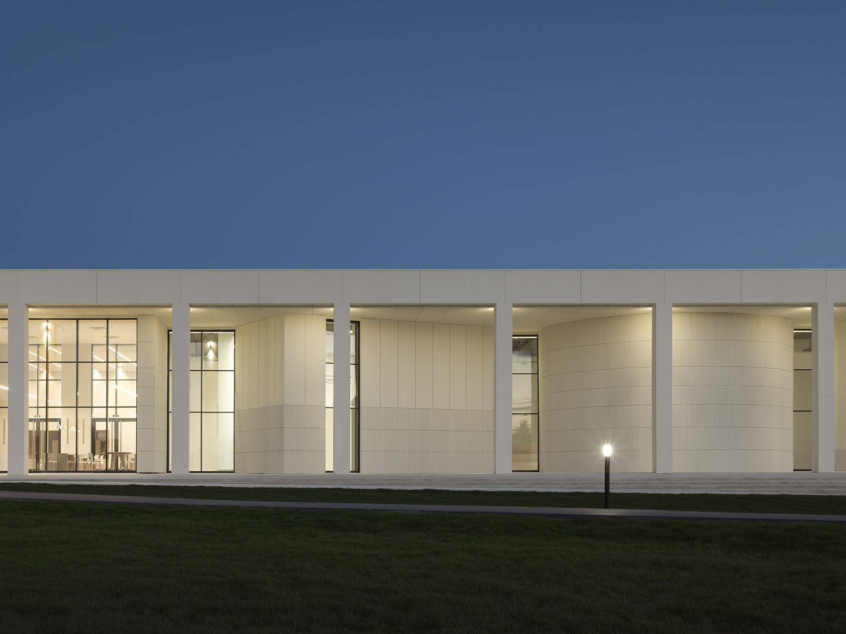 ZOYA博物馆,莫斯科 / Architectural buro A2M-74