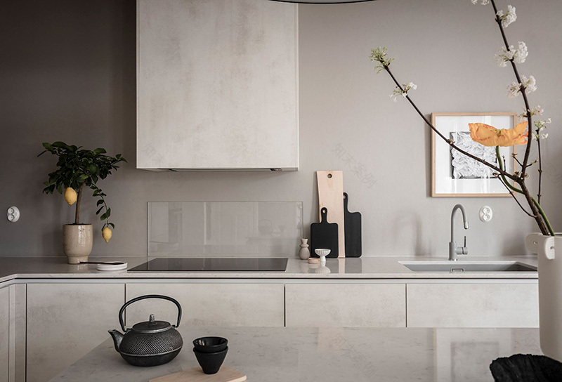 哥德堡鼓舞人心的宽敞米色公寓-11