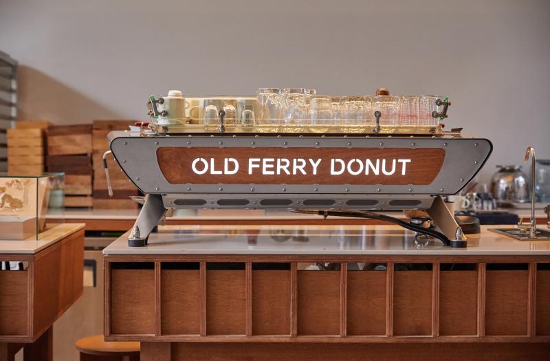 22 平米高级核桃色调店面设计，尽显奢华与温馨-12