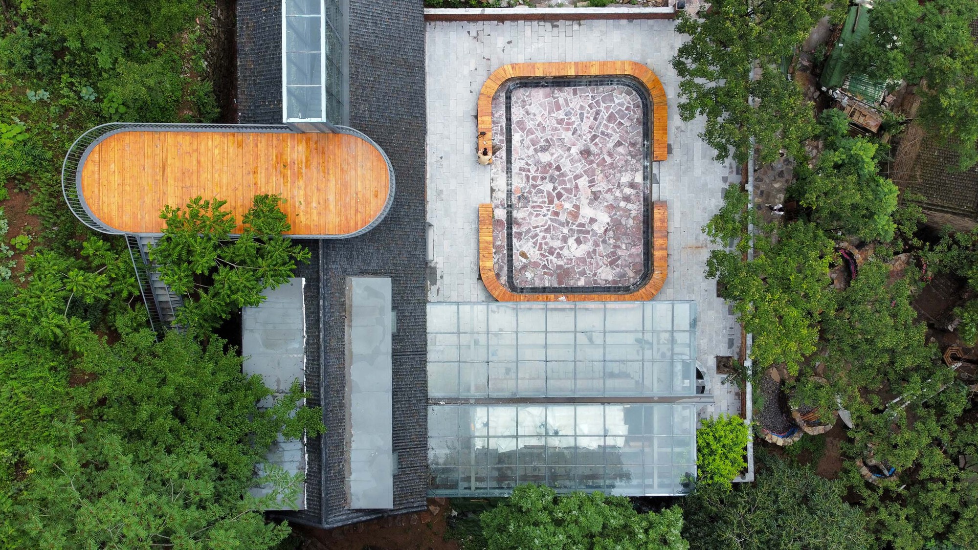 国梁艺术大学生研究训练计划中心丨中国-43