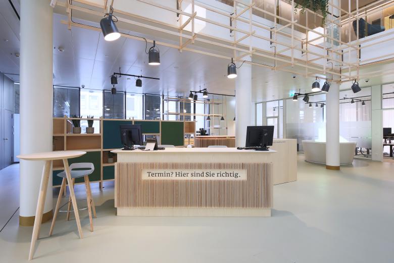 LLB 业务办公室丨spektrum-18