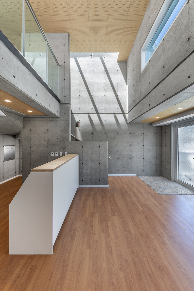 存在；是；处于-32