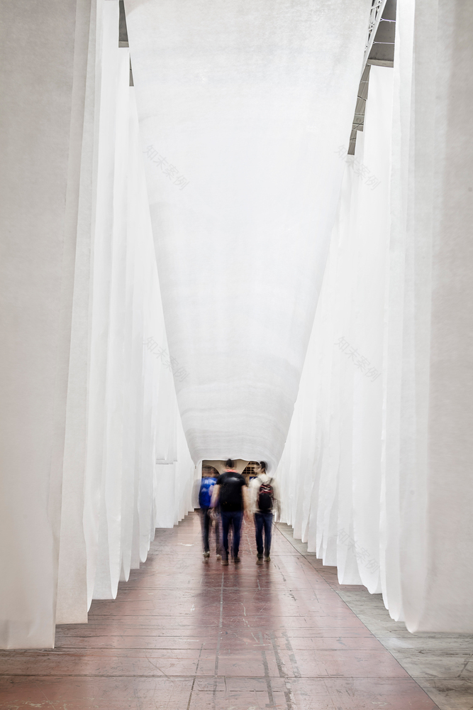 巴塞罗那临时空间建筑 · 环保与历史的完美结合-23