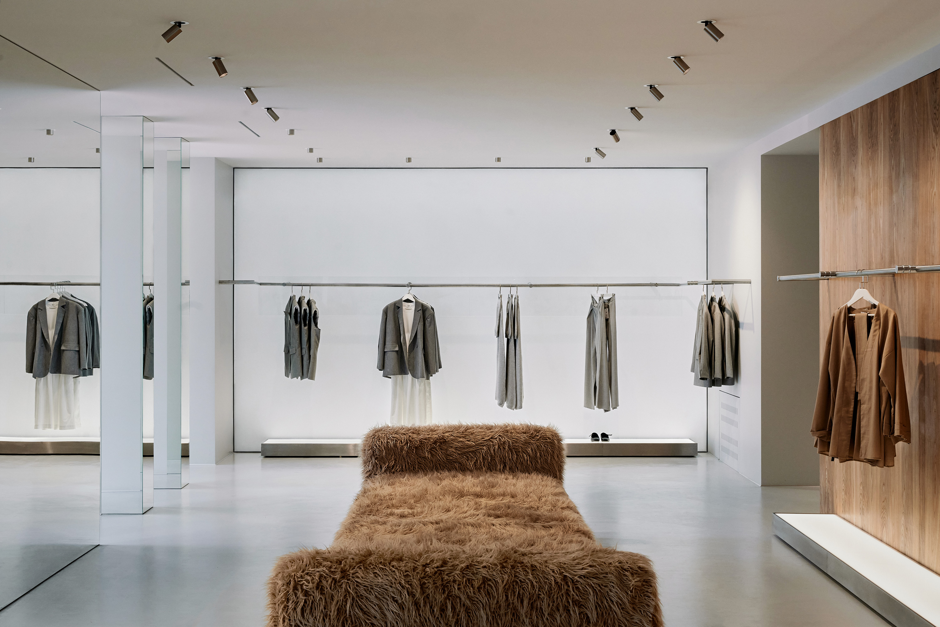 乌克兰服装品牌COOSH展厅丨乌克兰敖德萨丨Alexey Gulesha,Cyrill Verbych等-15