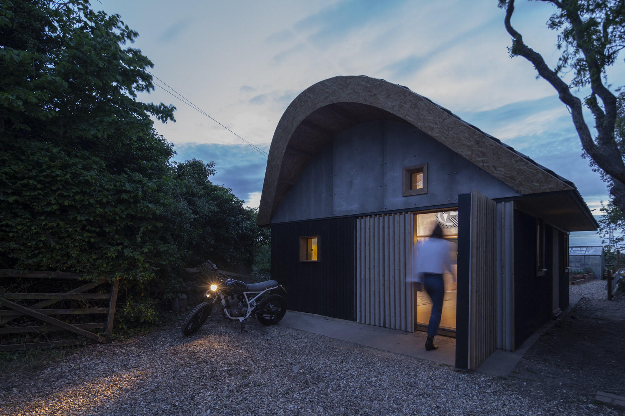 谷仓画廊丨英国丨Boano Prišmontas-32