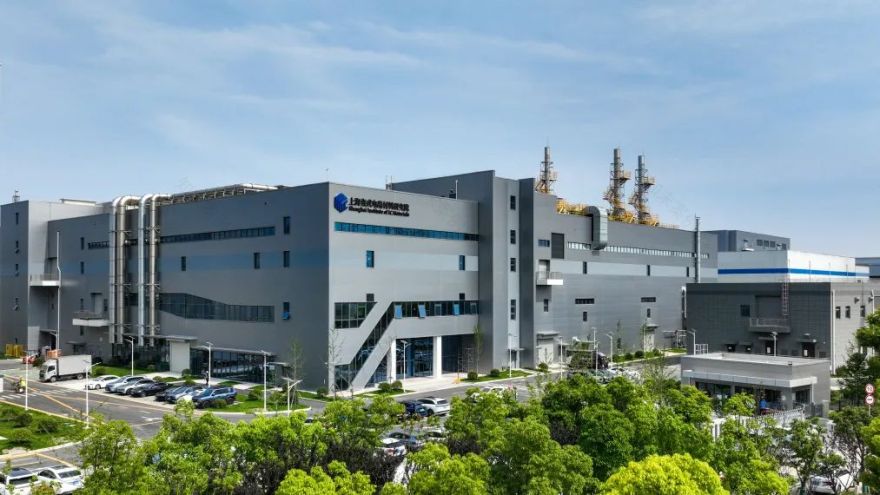 精益建造赋能“东方芯港”!中建八局为上海临港再建一座战新产业园区-14