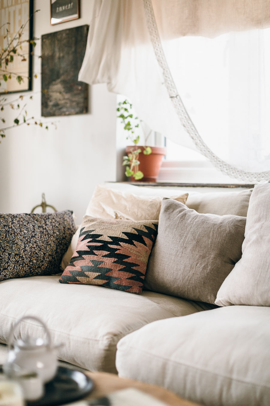 RENOVATION STORIES - A PALER LIVING SPACE - Lobster and Swan-14