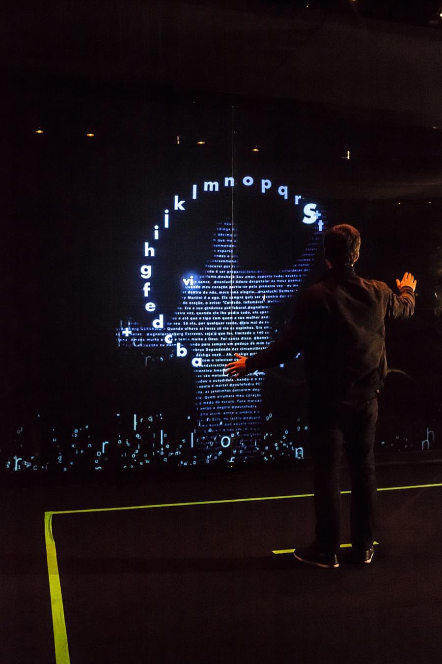 Tuiteratura · 沉浸式互动数字诗歌展-5