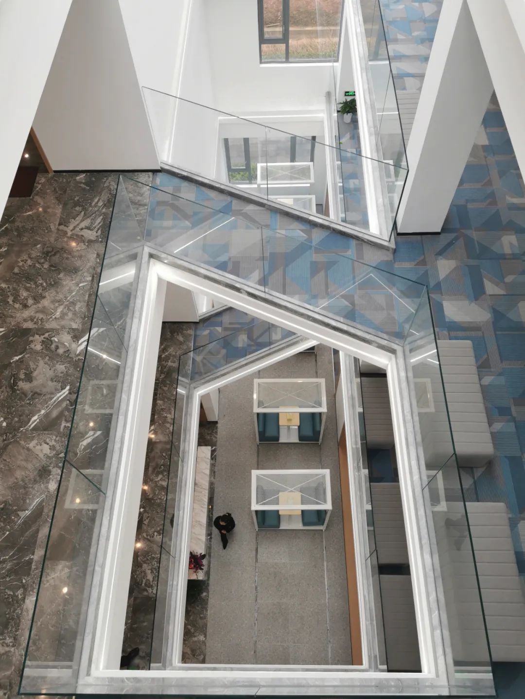 蓝河绵羊乳业集团办公室丨中国长沙丨周笙笙建筑装饰设计-17